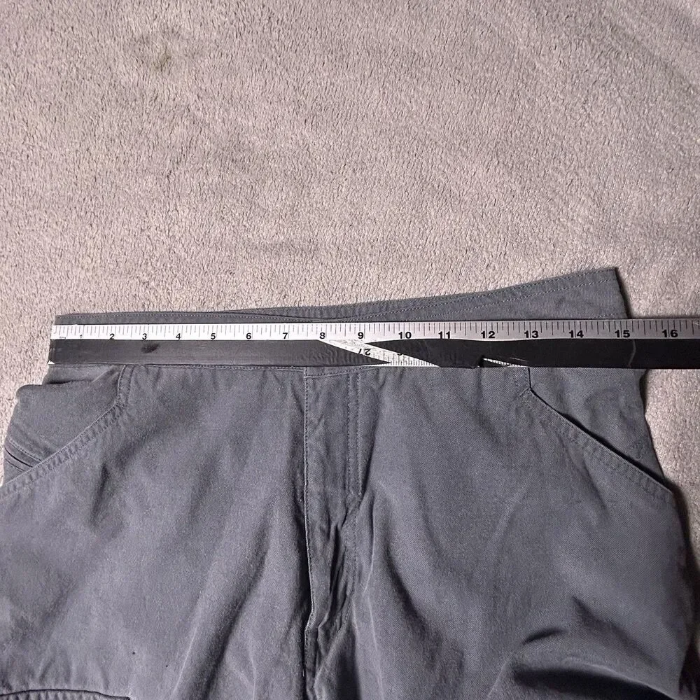 REI Cargo Shorts Womens 12 Grey Y2K Gorpcore Utility